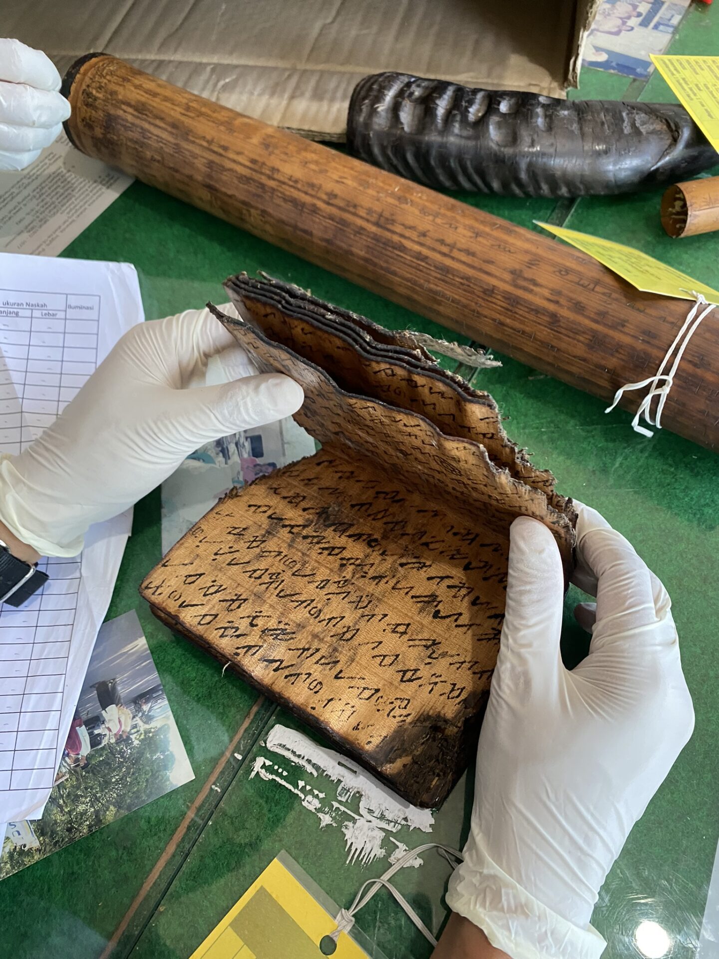 Examining Surat Ulu manuscripts in Museum of Bengkulu