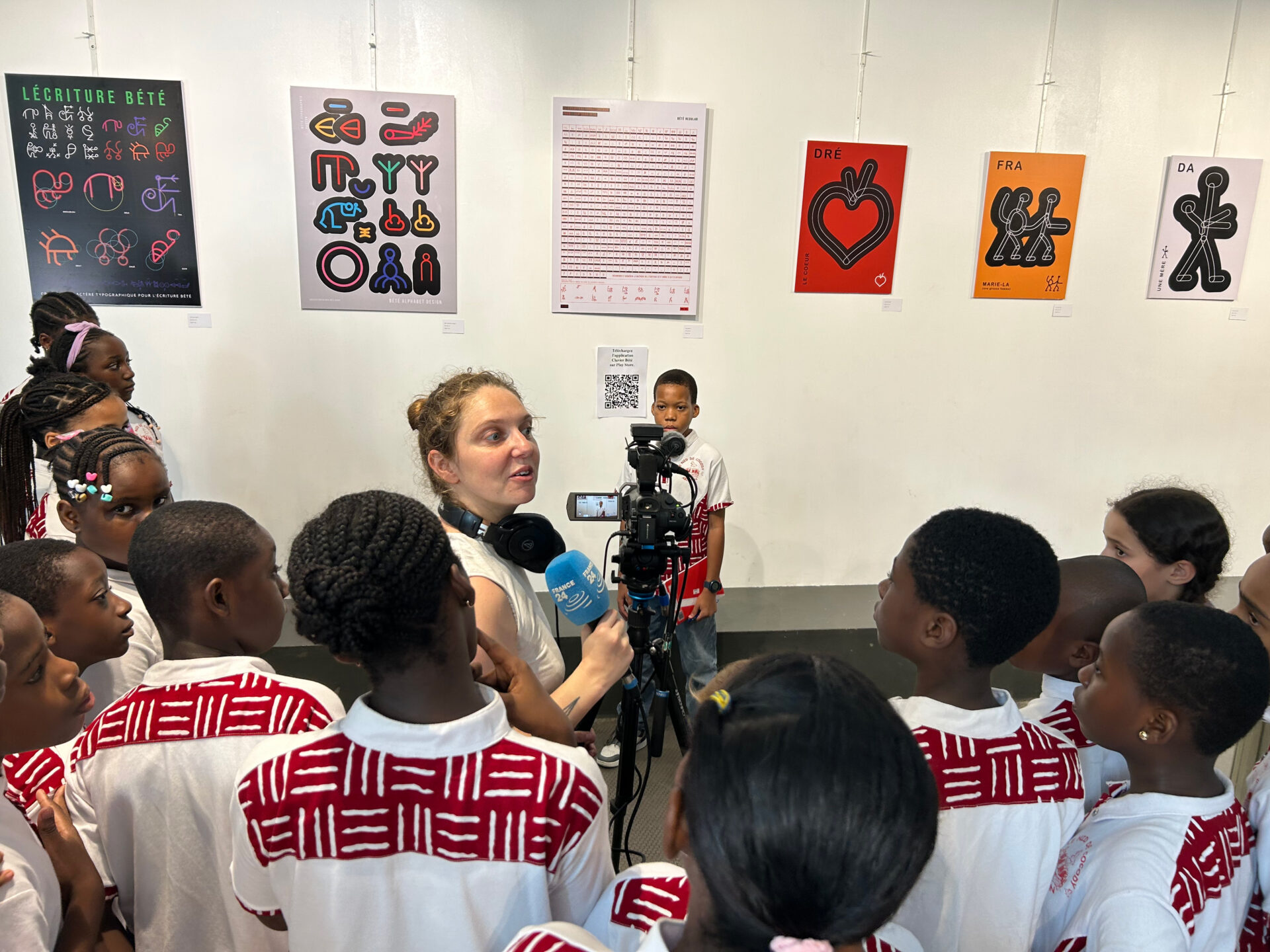Visit of the Bété exhibition by primary schools