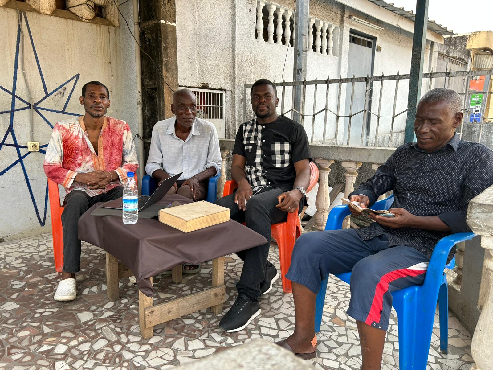 Meeting with Frederic Bruly Bouabré’s sons to show them the progress of the work, including the experimental keyboard and the Bété Keyboard app