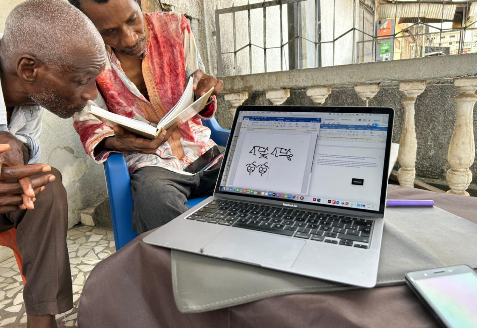 Frederic Bruly Bouabré’s looking at the Bété Keyboard app